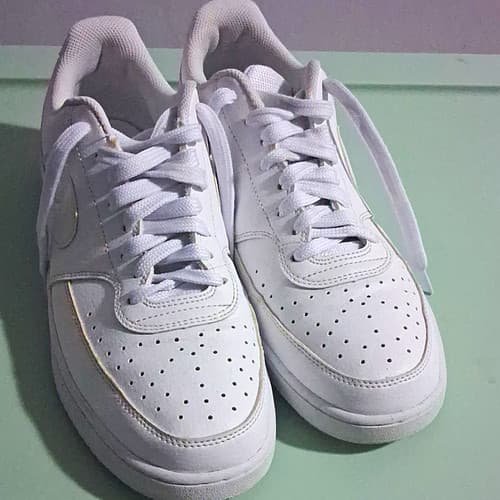 Nike Men's White Solid Low Top Lace Up Athletic Sneakers Casual Activewear